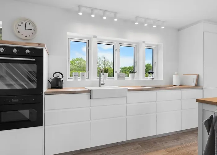 Aliana - 300m From The Sea By Interhome Vakantiehuis *